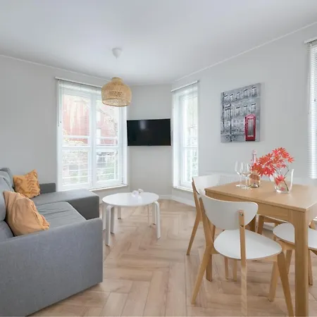 Happy Comfort By The Apartamento *